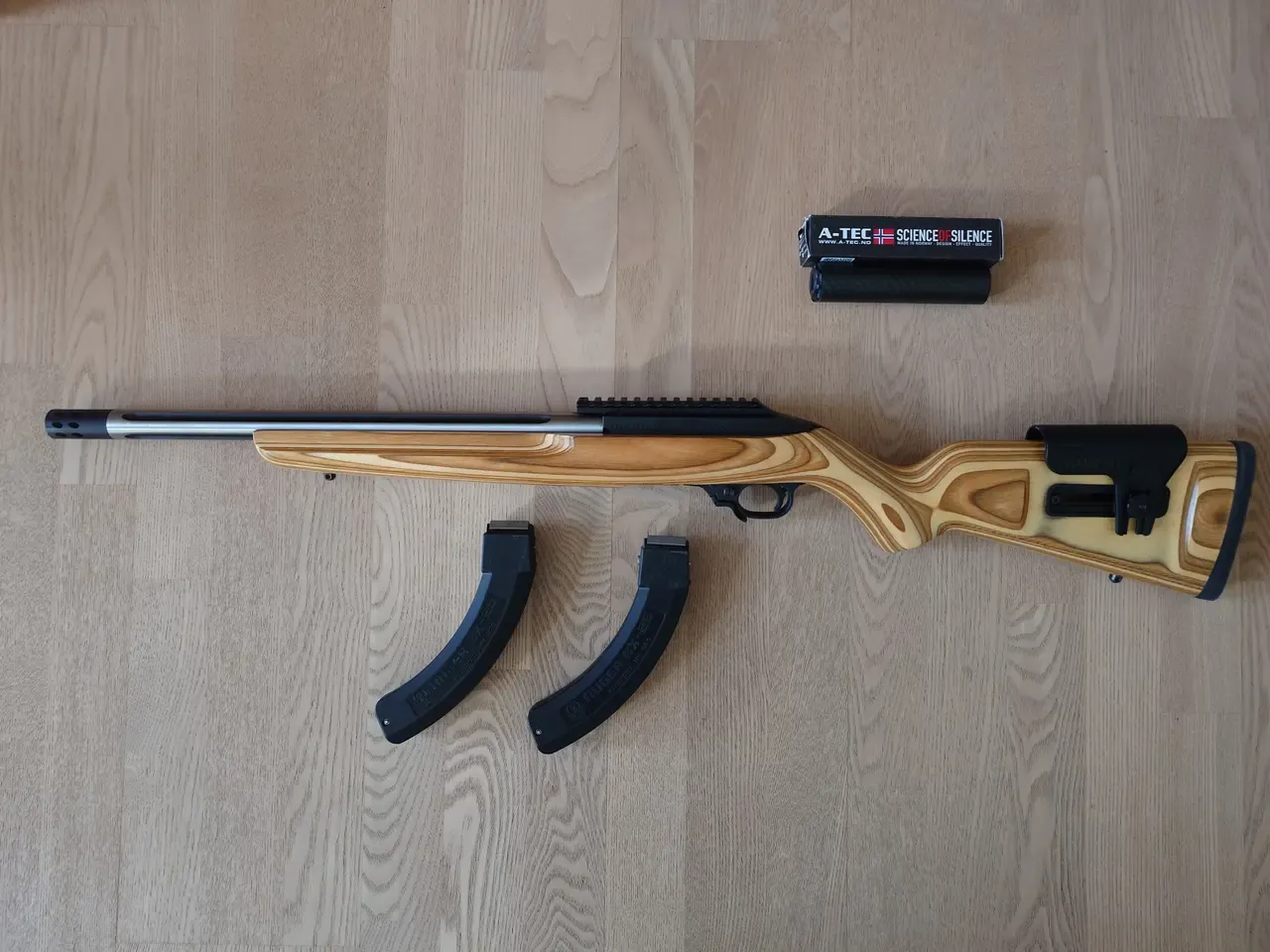 Ruger 10/22 Competition + Lyddæmper, Ammo og mere.
