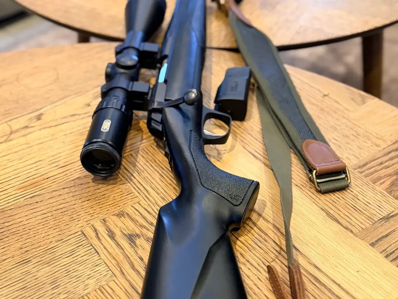 Browning X-Bolt .308 med lyddæmper og kikkert