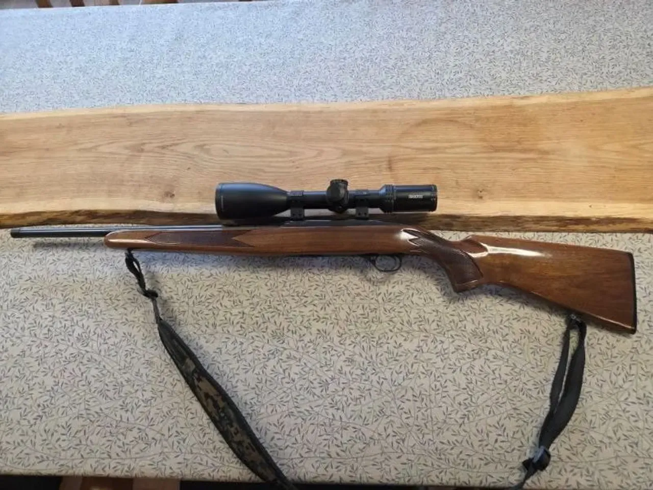 Winchester salonriffel 22 LR Halvautonatisk