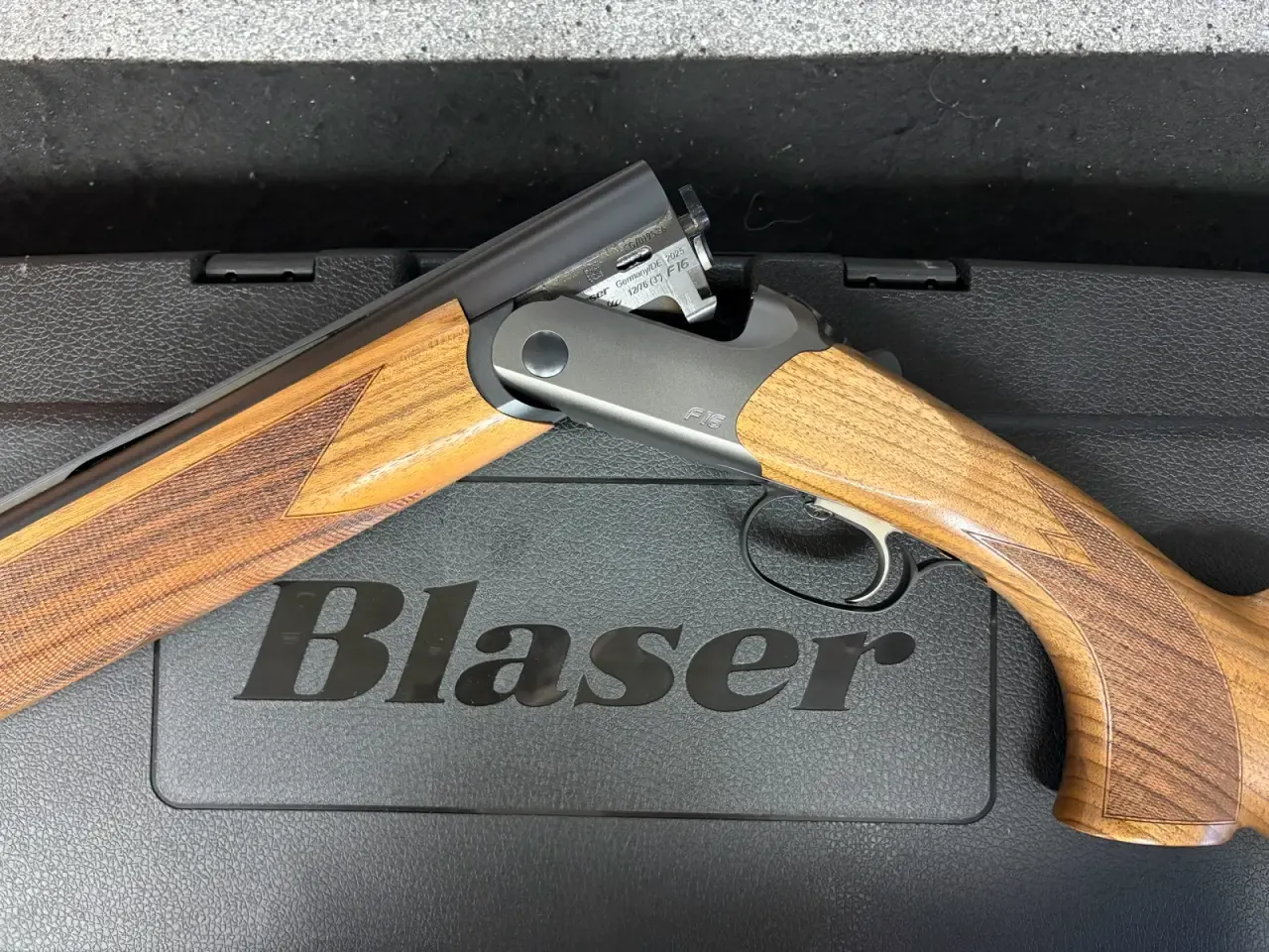 Ny Blaser F16 12/76 Game