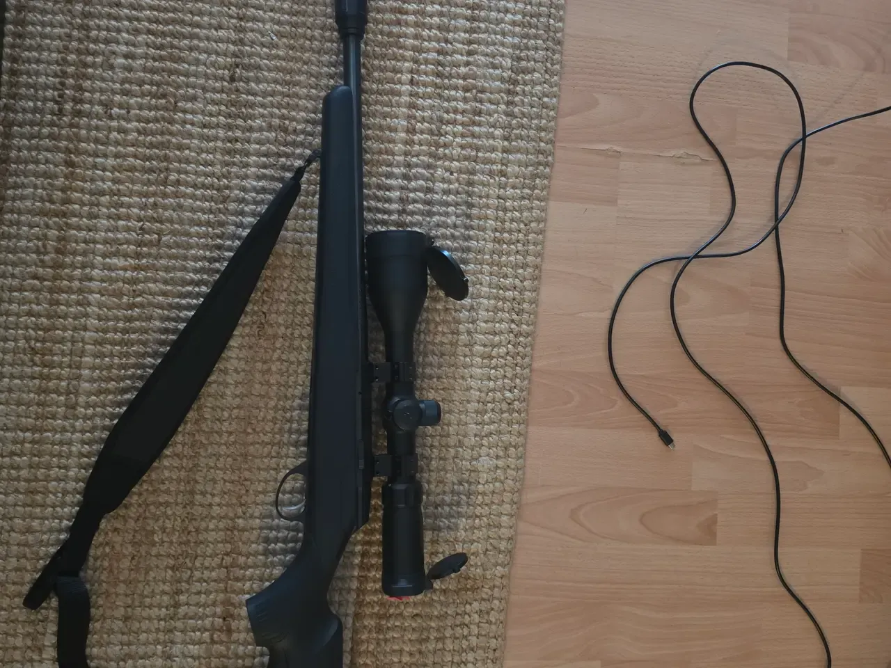 Tikke T1X 17HMR med optik og Sonic OB dæmper