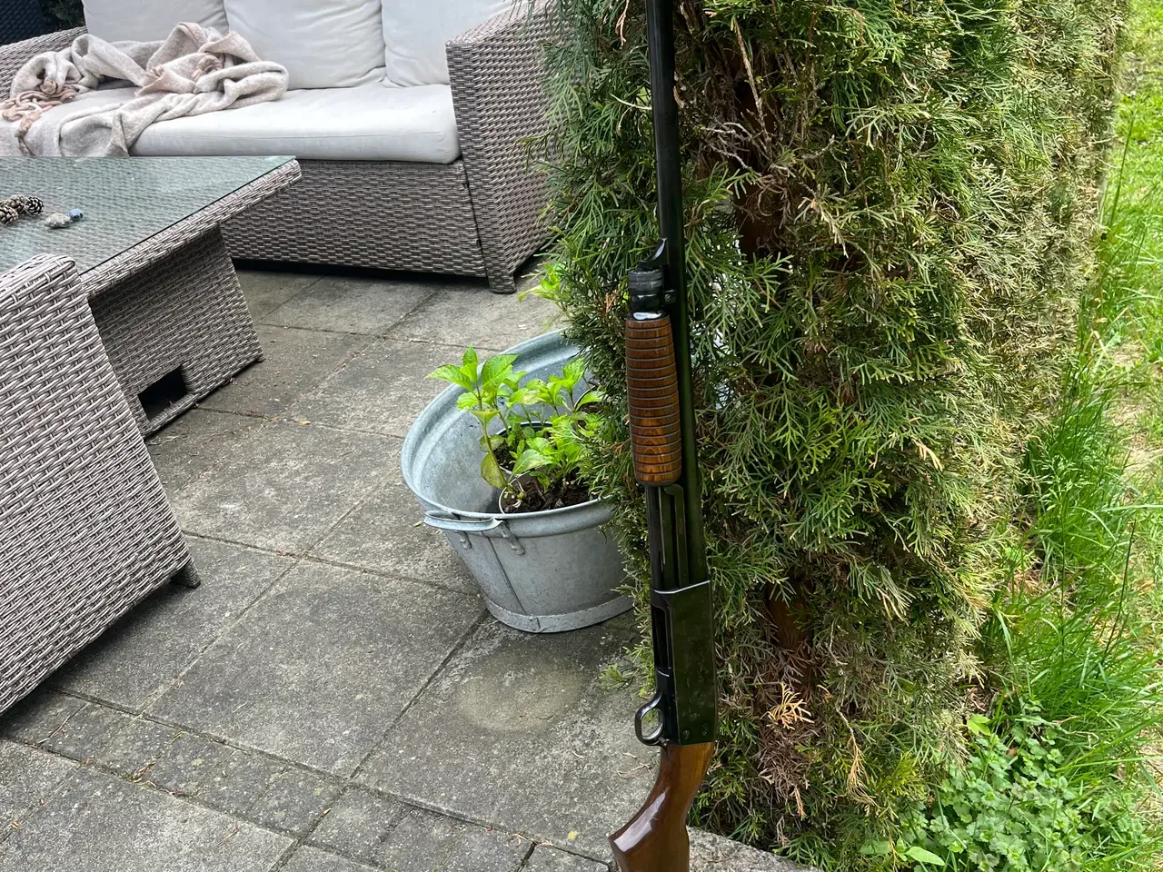 Pumpgun Ithaca 37 Featherlight