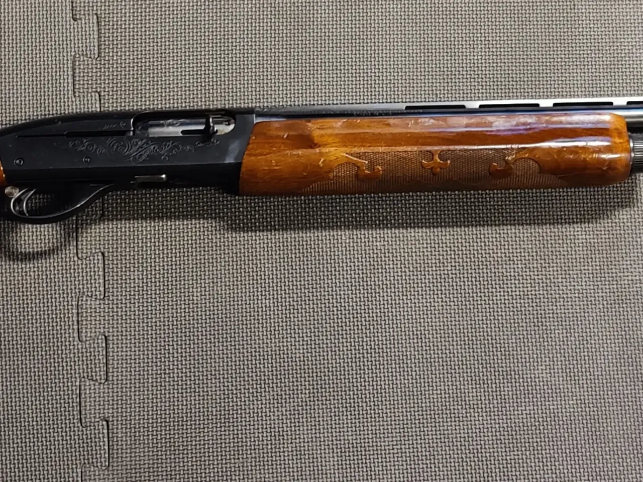 Halvautomatisk jagtgevær