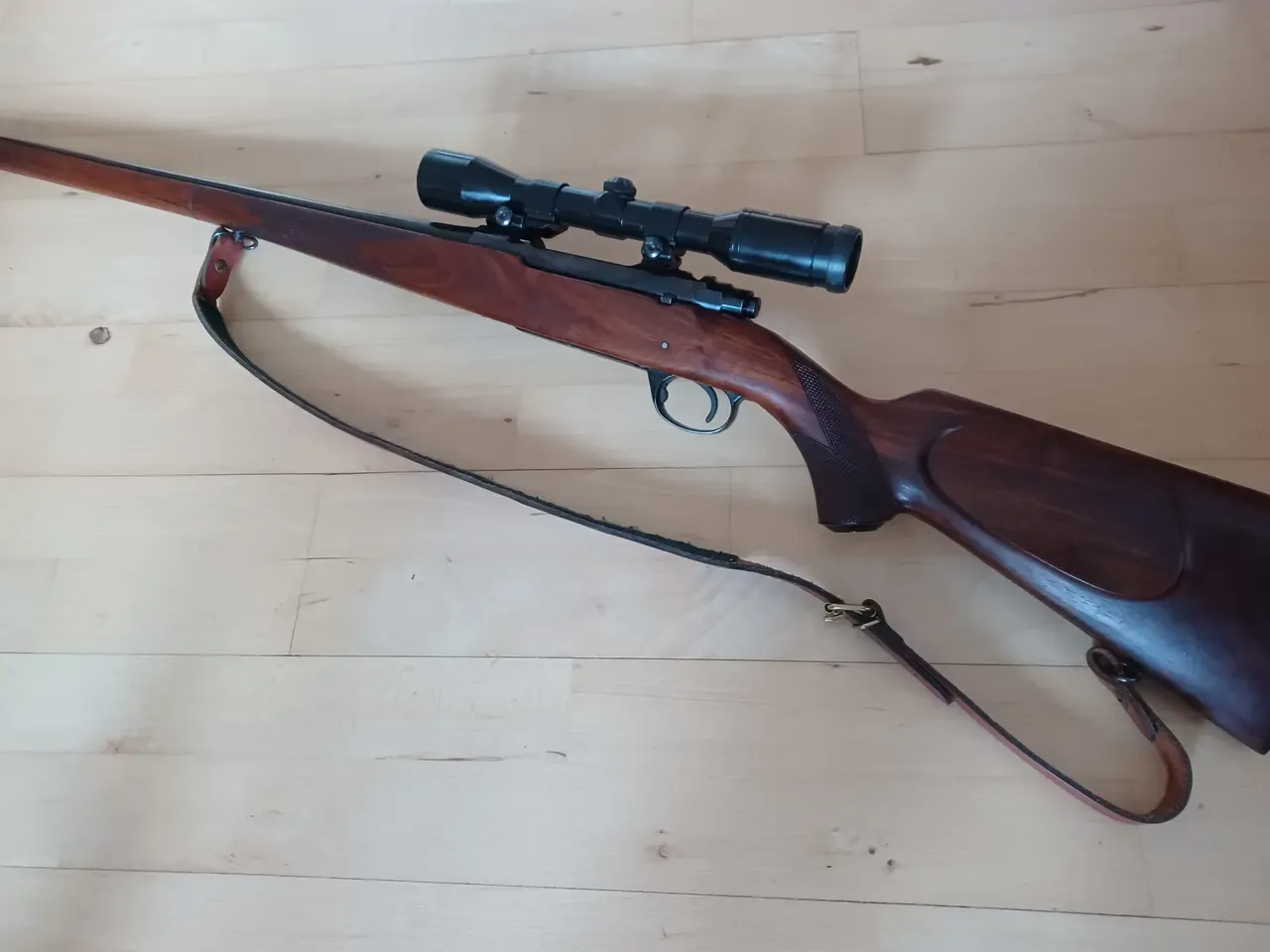 Husqvarna 1600 kaliber 7x57 fuldskæfte