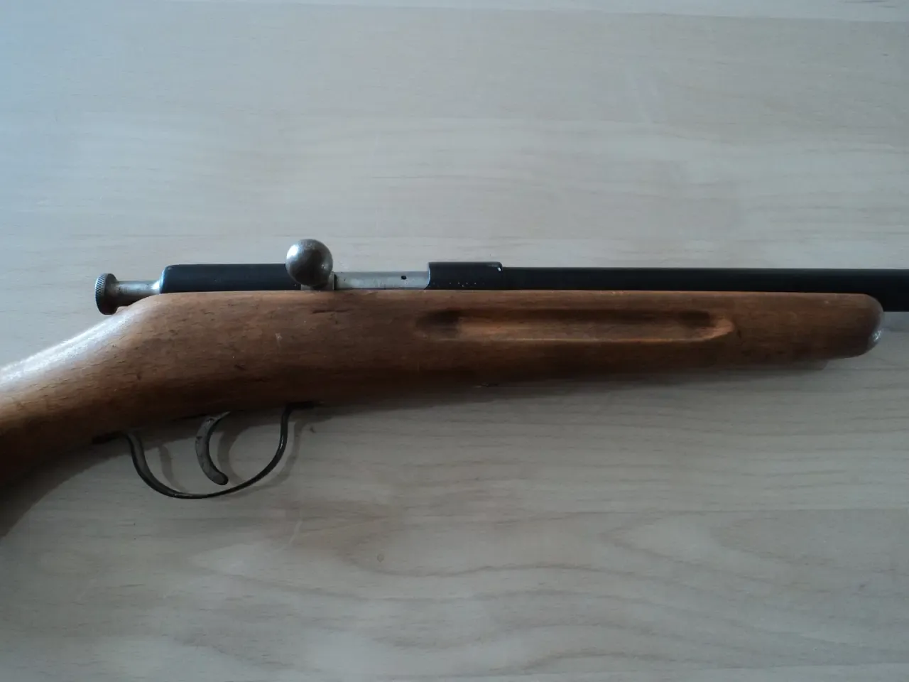 Deaktiveret salonriffel 6 mm.