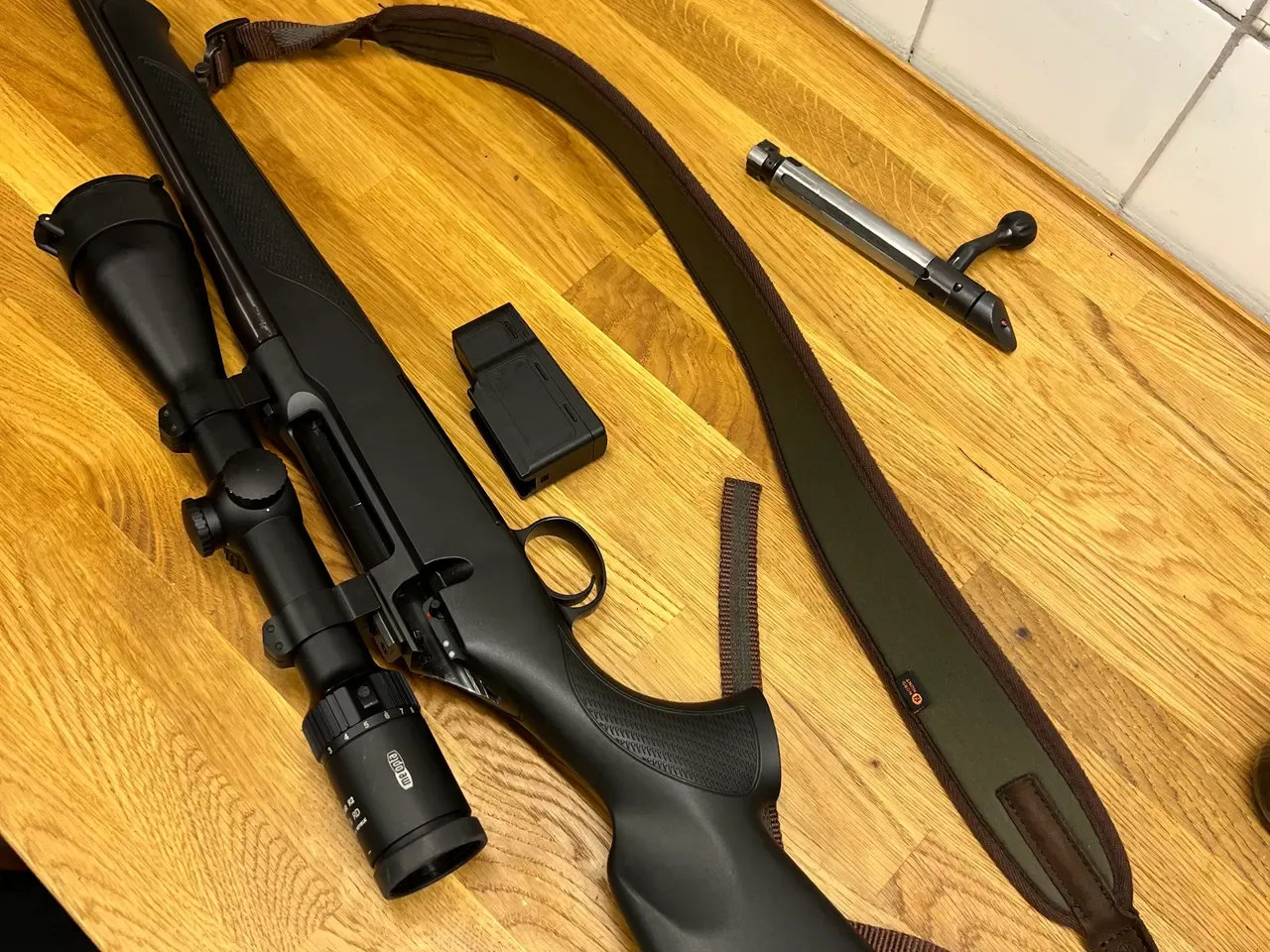 Sauer 100 .308 Win. med Meopta MeoStar R2 2-12x50