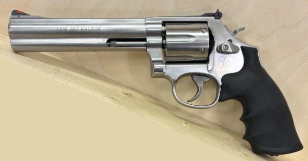 S&W M.686 6" .357 Mag. Nærmest som ny. 10.980,-