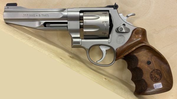 S&W M.627 8 skud Performance Center. 357Mag. Flot stand. 15.980,-