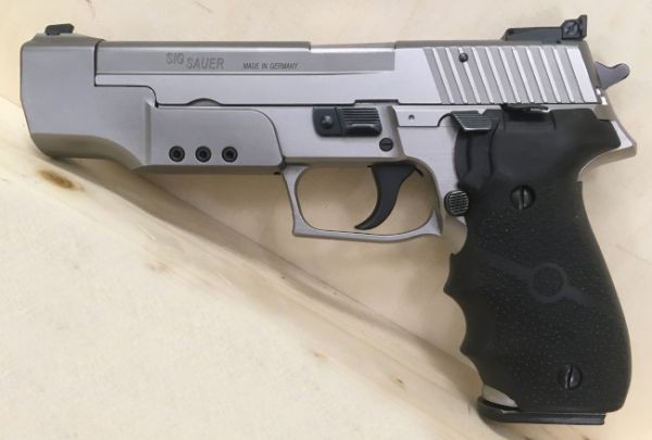 Sig Sauer P226S X-Zone 9x19. Flot stand. 11.980,-