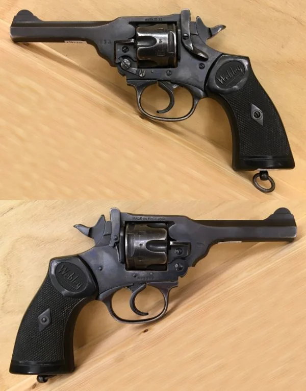 Webley & Scott Mk. IV 4" .38 Webley/.38 S&W. Flot stand. 4.980,-