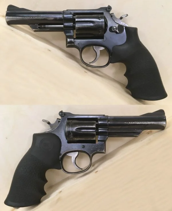 S&W M.19 4" .357 Mag. Godt skrammet - mekanisk fin. 3.980,-